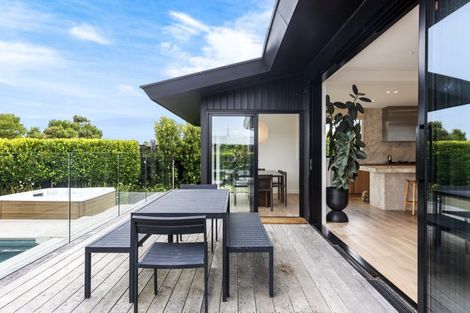 Photo of property in 56 Covil Avenue, Te Atatu South, Auckland, 0610