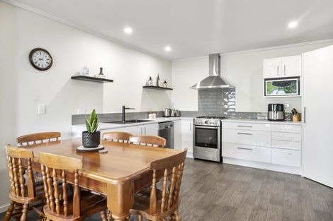 Photo of property in 130 Kenrigg Road, Kinloch, Taupo, 3377