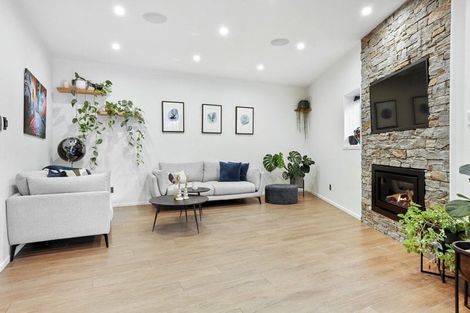 Photo of property in 18 Atkinson Road, Titirangi, Auckland, 0604