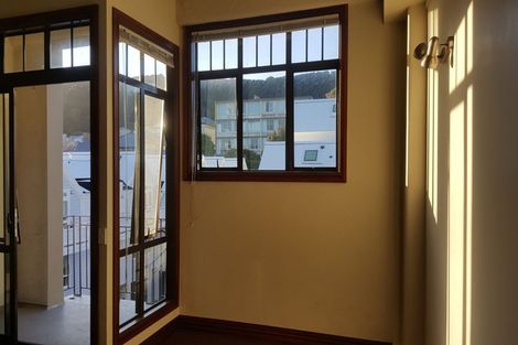 Photo of property in Pirie Street Townhouses, 28/35 Pirie Street, Mount Victoria, Wellington, 6011