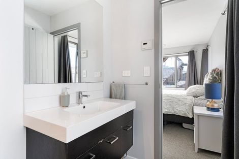 Photo of property in 6 Austin Reid Avenue, Carterton, 5713