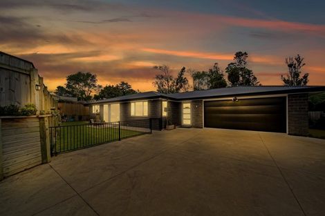 Photo of property in 8 Garrett Drive, Whalers Gate, New Plymouth, 4310