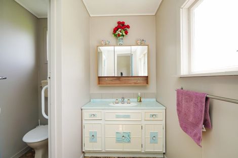 Photo of property in 11 Clifden Highway, Tuatapere, 9620