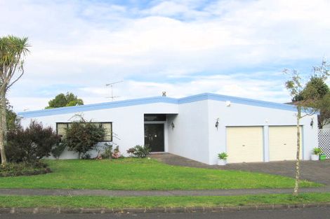 Photo of property in 5 Mark Edward Drive, Half Moon Bay, Auckland, 2012