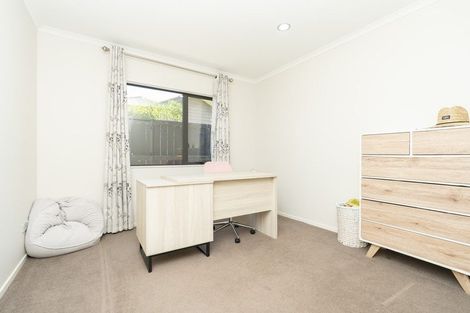 Photo of property in 28 Whitney Place, Rototuna North, Hamilton, 3210