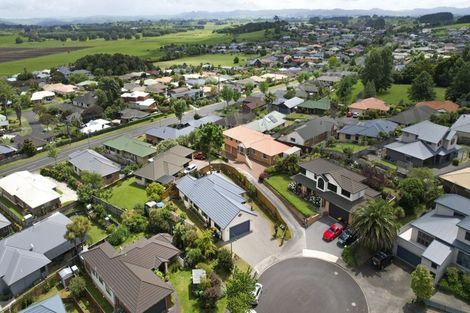 Photo of property in 15 Hollinger Place, Nawton, Hamilton, 3200