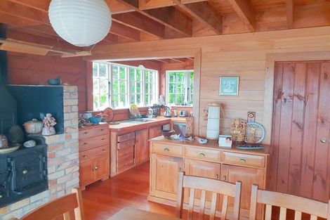 Photo of property in 132 Lone Kauri Road, Karekare, New Lynn, 0772