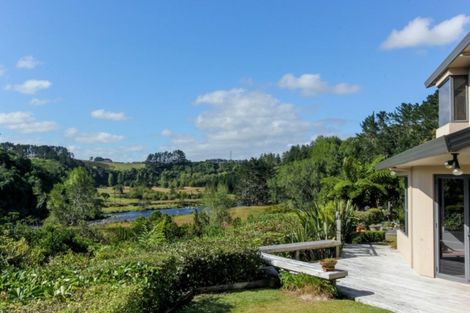 Photo of property in 371b Mangorei Road, Merrilands, New Plymouth, 4312