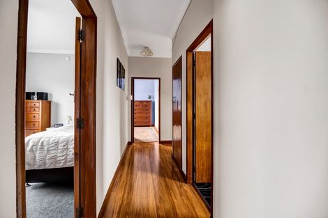 Photo of property in 69 Young Street, New Plymouth, 4310