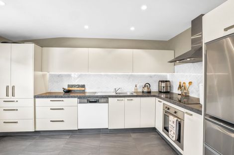 Photo of property in 8b Broadbent Street, Riccarton, Christchurch, 8041