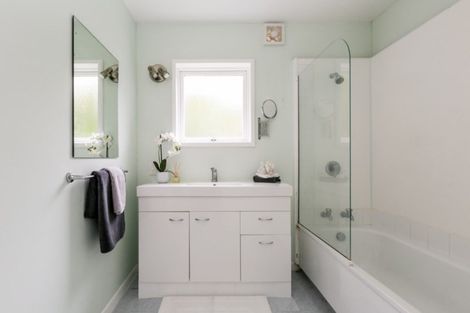 Photo of property in 11 Shortland Place, Havelock North, 4130