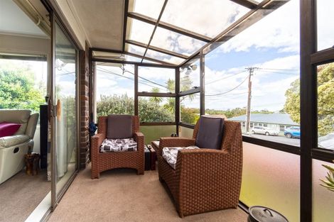 Photo of property in 1/12 Kauri Glen Road, Northcote, Auckland, 0627