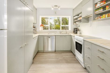 Photo of property in 5 Redwood Close, Paraparaumu, 5032