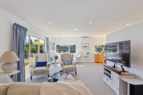 Photo of property in 1/122 Clawton Street, Westown, New Plymouth, 4310