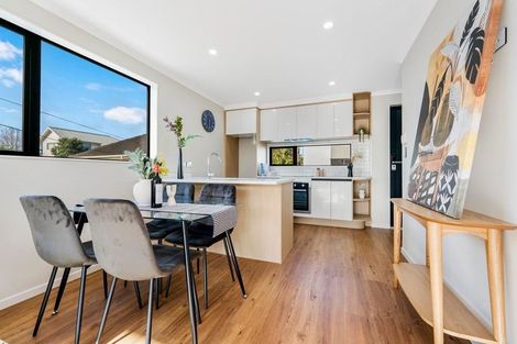 Photo of property in 2/3 Royal View Road, Te Atatu South, Auckland, 0610