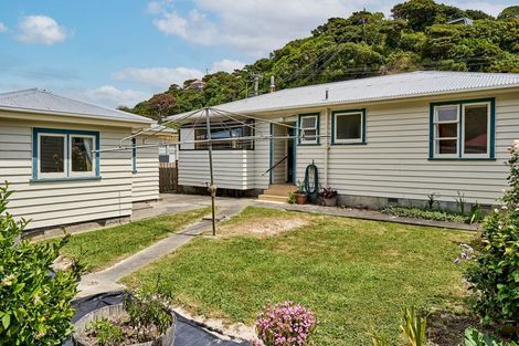Photo of property in 58 Airlie Road, Plimmerton, Porirua, 5026