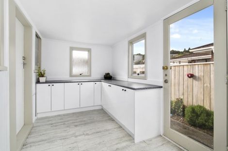 Photo of property in 2/147 Stokes Valley, Stokes Valley, Lower Hutt, 5019