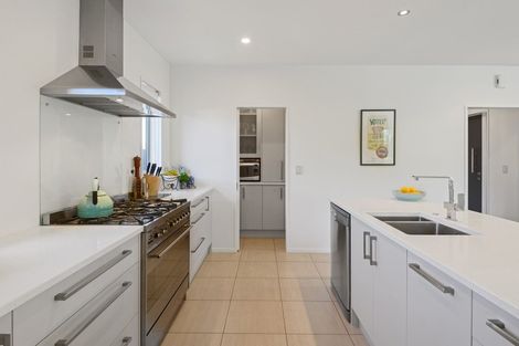 Photo of property in 104 Wairakei Road, Bryndwr, Christchurch, 8052