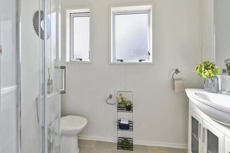 Photo of property in 18 Marybeth Place, Rosehill, Papakura, 2113