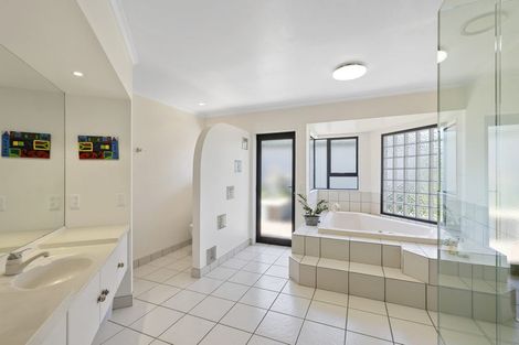 Photo of property in 13 Karina Road, Merrilands, New Plymouth, 4312