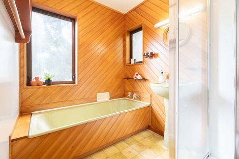 Photo of property in 18 Roys Road, Plimmerton, Porirua, 5026