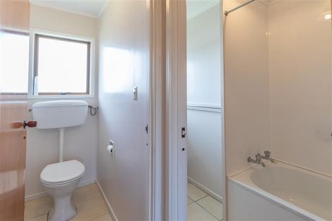 Photo of property in 58 Strid Road, Te Atatu South, Auckland, 0610