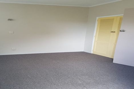 Photo of property in 38 Deverell Place, Northcross, Auckland, 0632