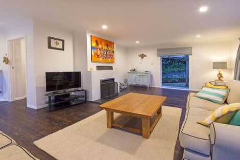 Photo of property in 6 Lancelot Road, Orewa, 0931