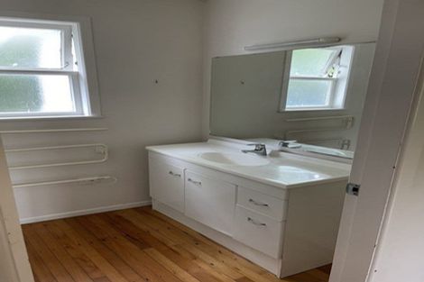 Photo of property in 15 James Street, Glenfield, Auckland, 0629