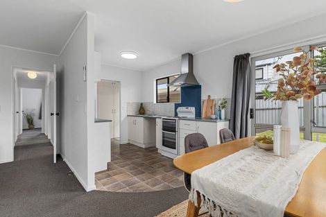 Photo of property in 2/935 Cameron Road, Gate Pa, Tauranga, 3112