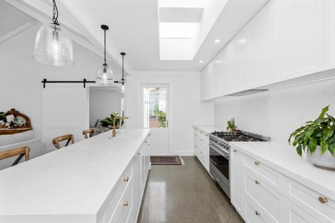 Photo of property in 25 Grooby Place, Havelock North, 4130