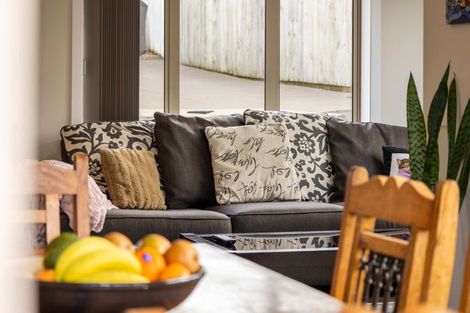 Photo of property in 28 Simpson Crescent, Raumati Beach, Paraparaumu, 5032