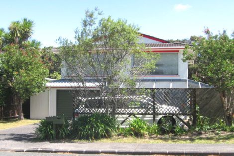 Photo of property in 25 Gladys Avenue, Glenfield, Auckland, 0629