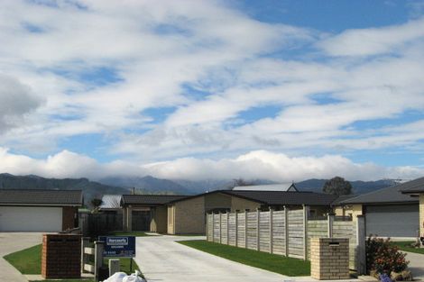 Photo of property in 14 Corfe Castle Lane, Levin, 5510