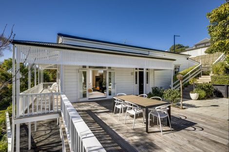 Photo of property in 12 Hadfield Terrace, Bluff Hill, Napier, 4110