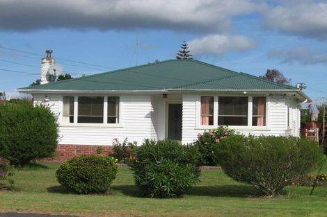 Photo of property in 6 Tawa Road, Te Atatu Peninsula, Auckland, 0610