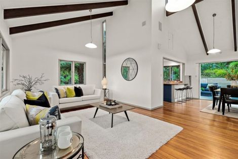 Photo of property in 70 Heathcote Road, Castor Bay, Auckland, 0620