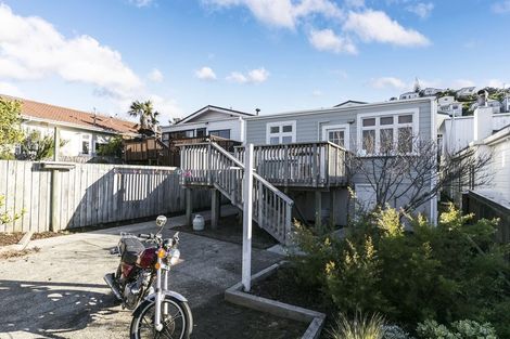 Photo of property in 91 Queens Drive, Lyall Bay, Wellington, 6022