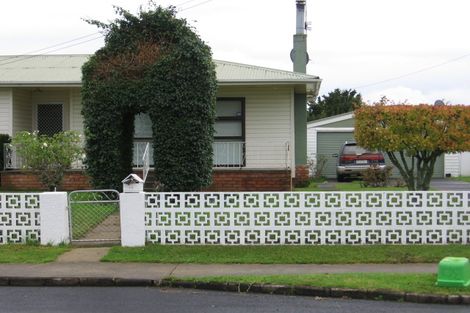 Photo of property in 55 Tiraumea Drive, Pakuranga, Auckland, 2010
