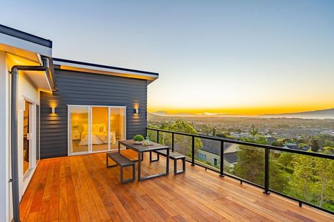 Photo of property in 90 Kotare Street, Waikanae, 5036