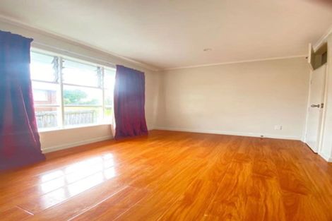 Photo of property in 2/3202 Great North Road, New Lynn, Auckland, 0600