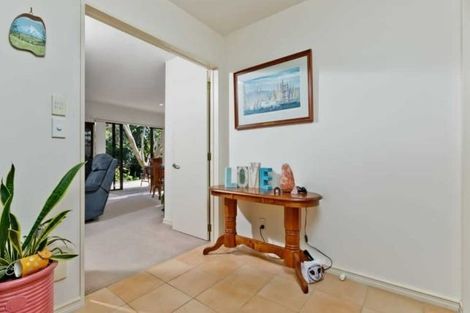 Photo of property in 16 Fearnley Grove, Albany, Auckland, 0632