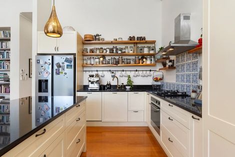 Photo of property in 38 Church Street, Devonport, Auckland, 0624