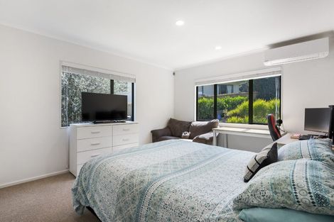 Photo of property in 7 Emerald Way, Rosedale, Auckland, 0632