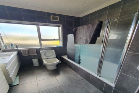 Photo of property in 28 Bassett Road, Johnsonville, Wellington, 6037