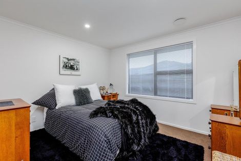 Photo of property in 18 Medallion Court, Kelvin Grove, Palmerston North, 4414
