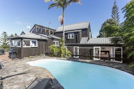 Photo of property in 106 Wood Bay Road, Titirangi, Auckland, 0604