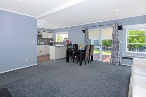 Photo of property in 2/39 Glenvar Road, Torbay, Auckland, 0630