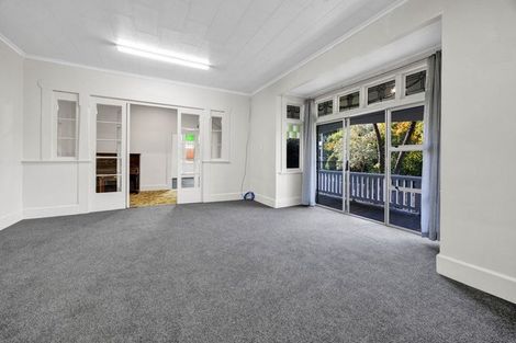 Photo of property in 98 Liardet Street, New Plymouth, 4310