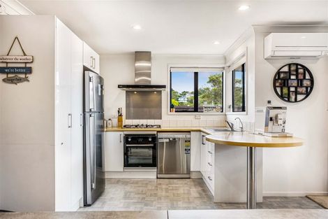 Photo of property in 8 Clover Drive, Henderson, Auckland, 0610